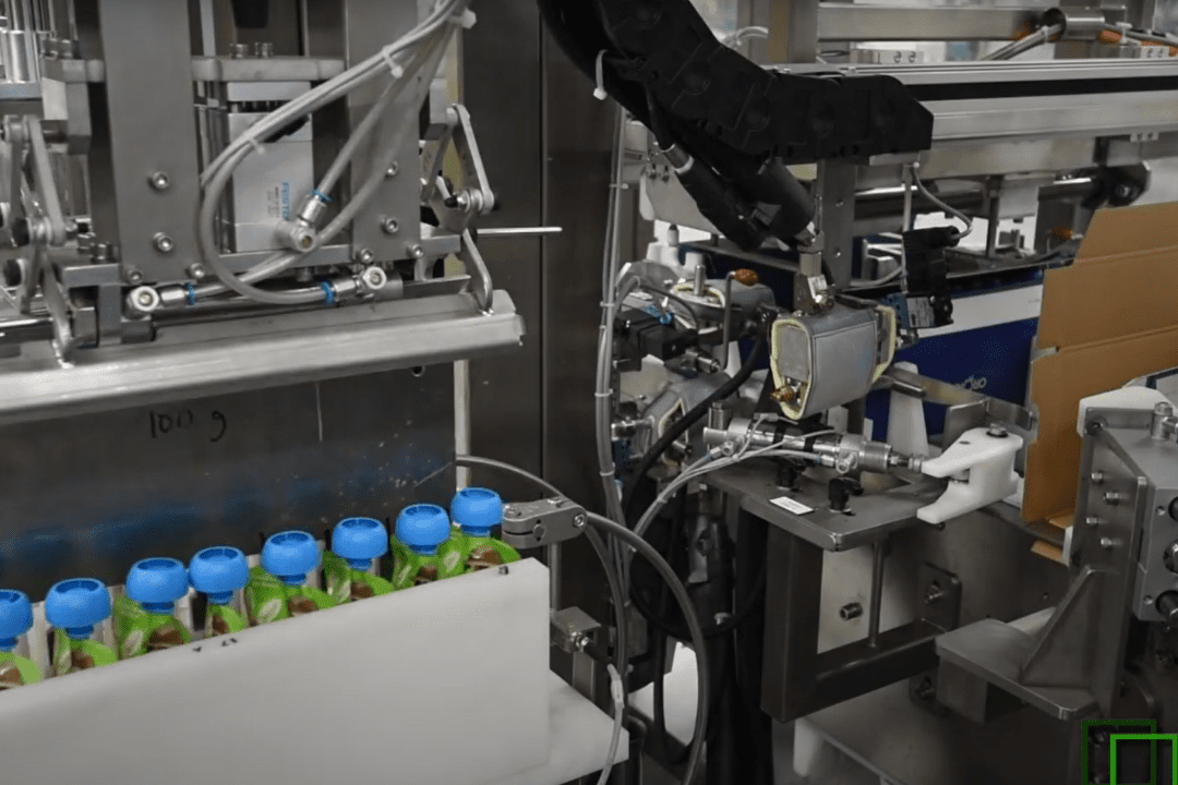 Wraparound Casepacker Pouches of Yoghurt Propac